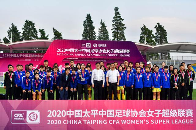 罗马诺：巴萨1亿欧正式报价阿尔瓦雷斯 无浮动条款也没有球员交换